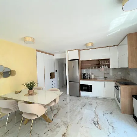 Lux S&b Apartment