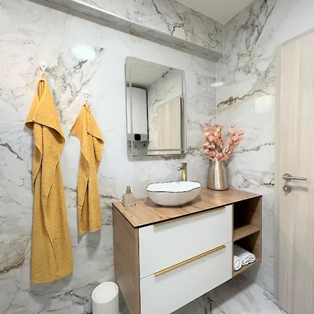 Lux S&b Apartment