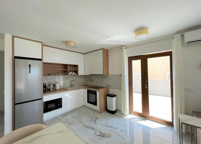 Lux S&b * Makarska
