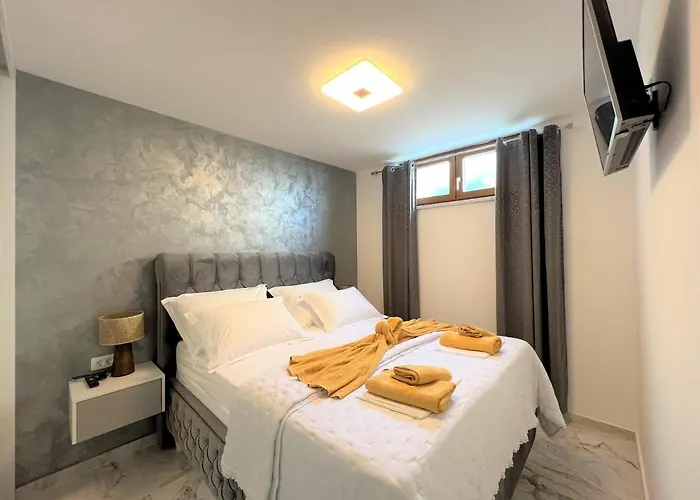 Lux S&b Makarska